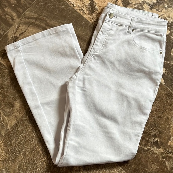 Simon Chang denim Capri's - Picture 2 of 5